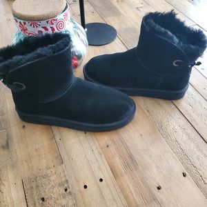 Kookaburra by UGG Size 10